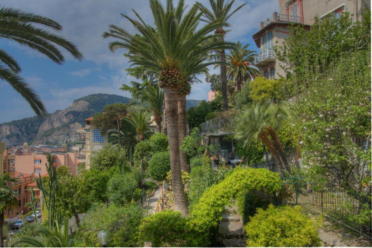Hotel Deutsche Familien Finale Ligure Exterior foto