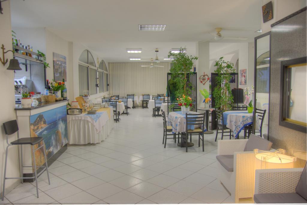 Hotel Deutsche Familien Finale Ligure Exterior foto