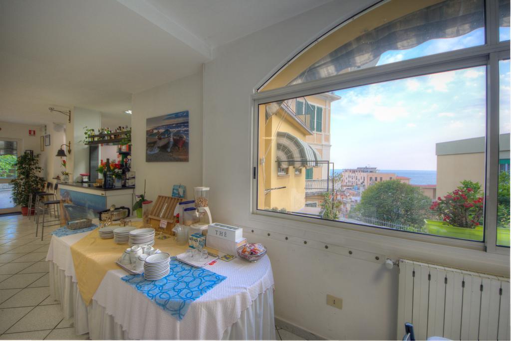 Hotel Deutsche Familien Finale Ligure Exterior foto