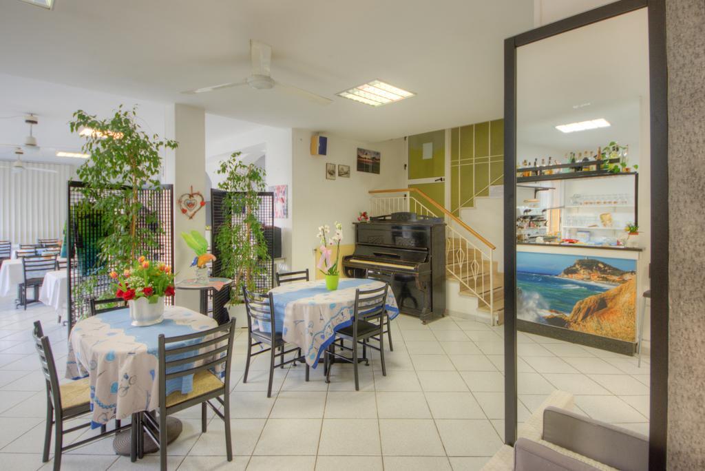 Hotel Deutsche Familien Finale Ligure Exterior foto