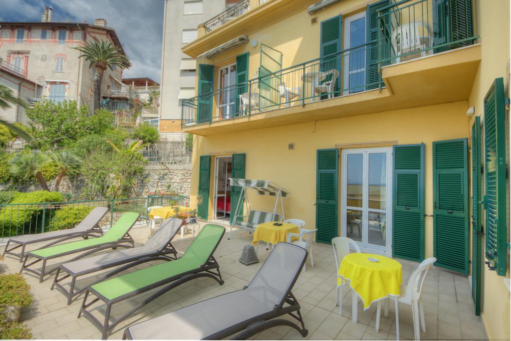 Hotel Deutsche Familien Finale Ligure Exterior foto